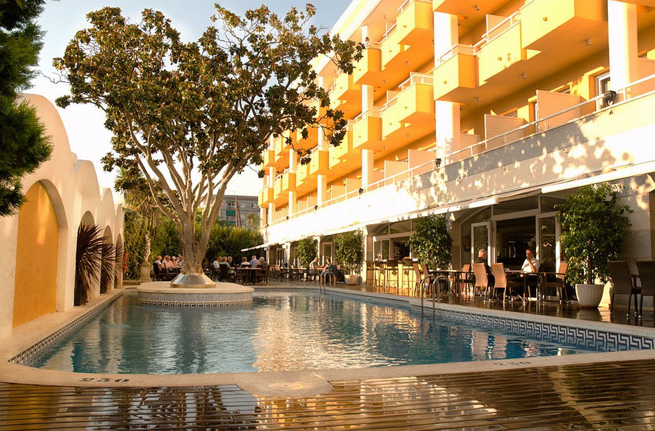 Augusta Club & Spa - Adults Only Льорет-де-Мар Экстерьер фото