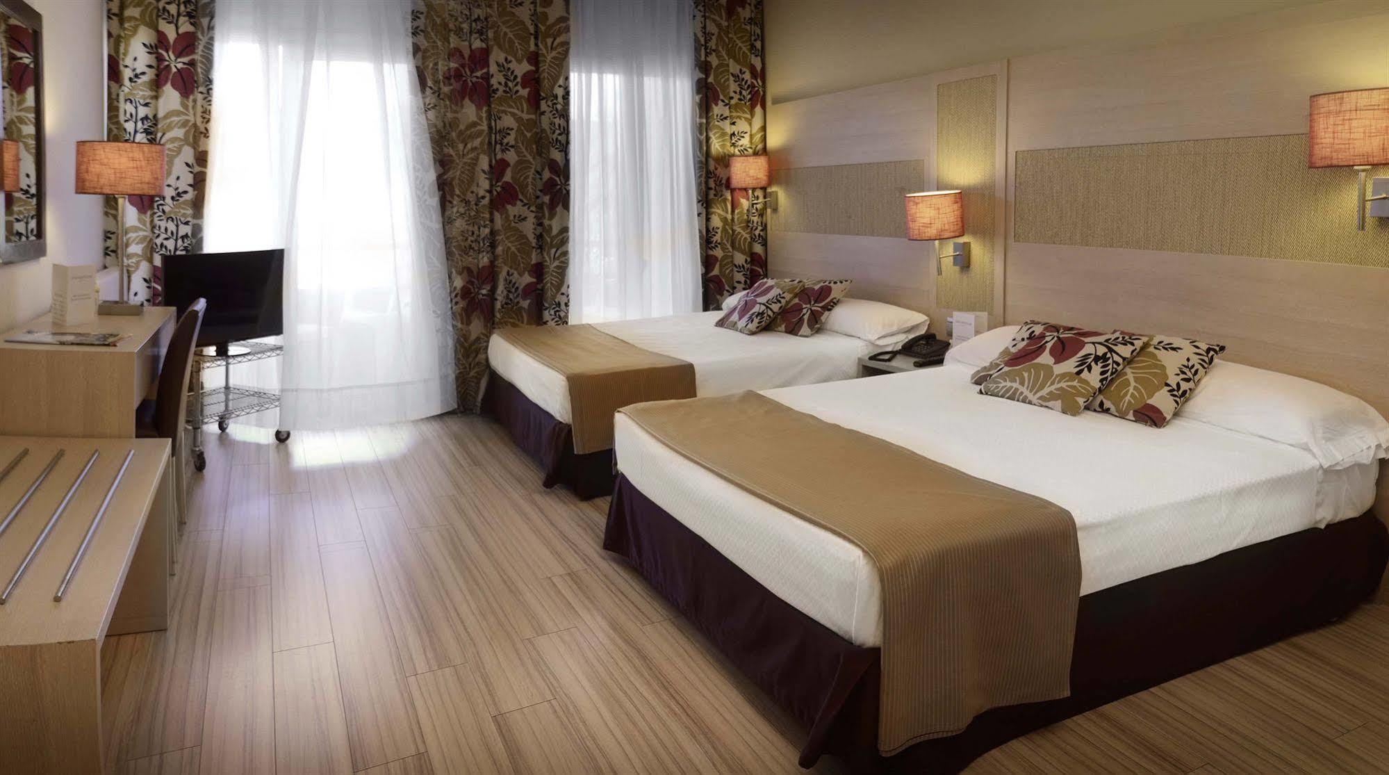 Augusta Club & Spa - Adults Only Льорет-де-Мар Экстерьер фото